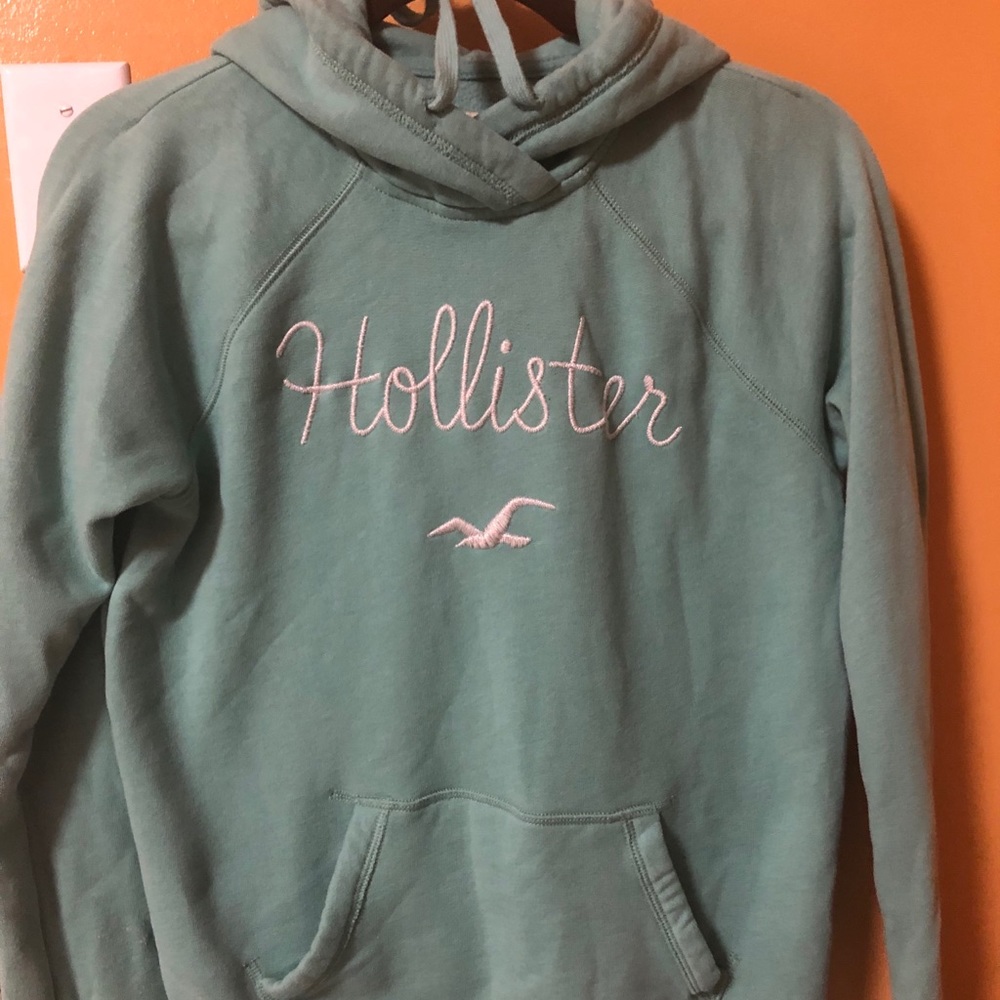 NWOT Hollister Sea foam/teal colored hoodie